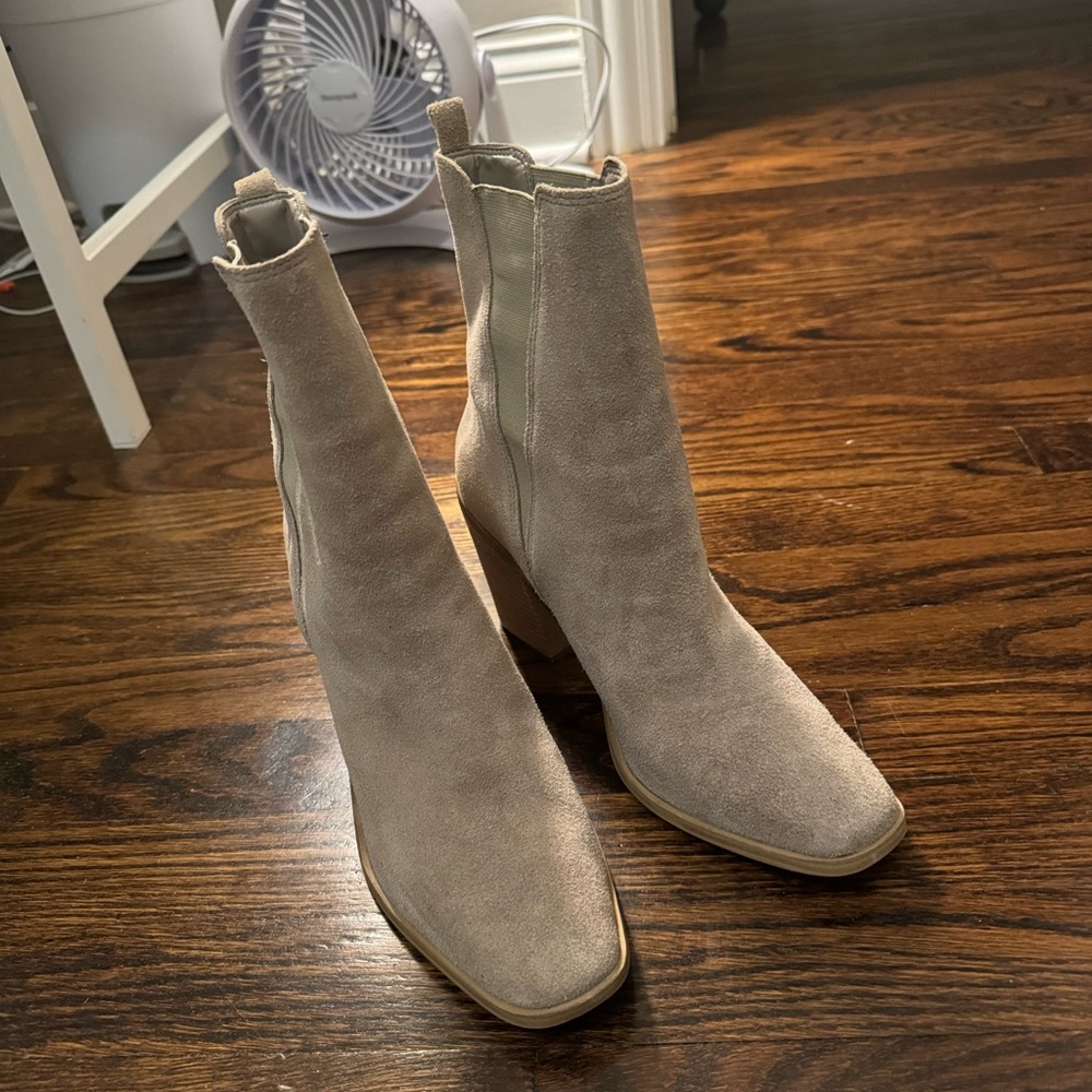 Tan Marc Fisher Boots Size 9